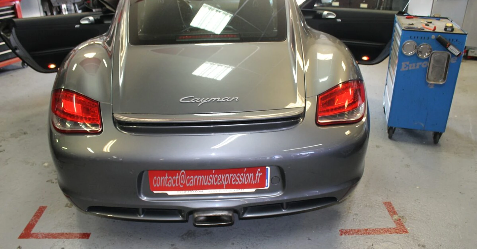 Porsche Cayman : autoradio GPS et radars avant