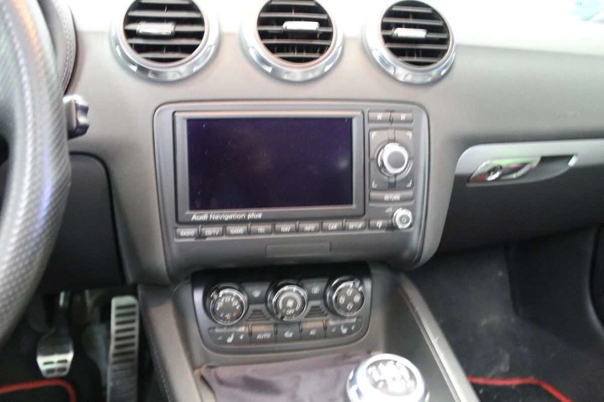 Audi TT : autoradio GPS avec DVD, USB et Bluetooth