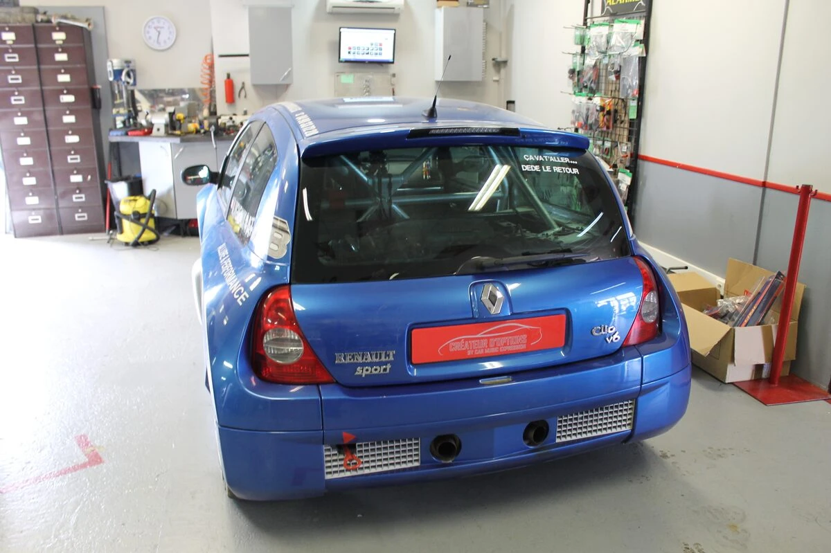 Renault Clio V6 : échappement inox sur mesure signé Pepinox