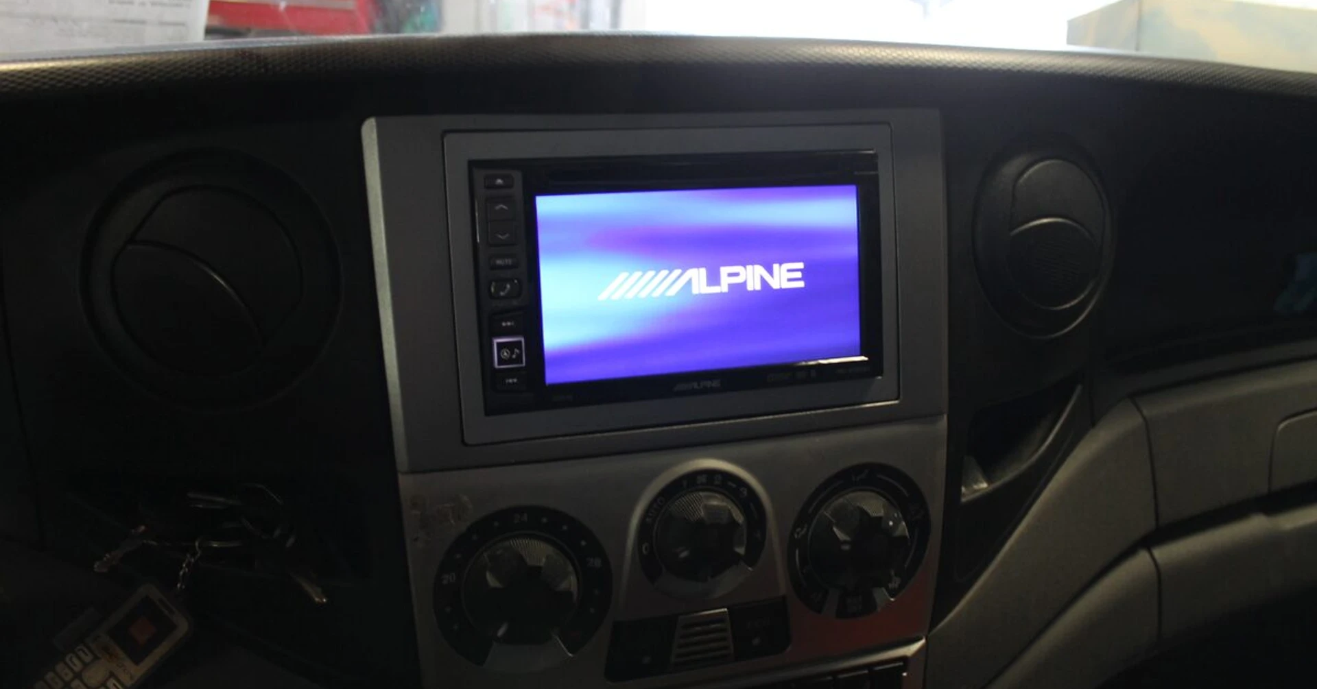 Camion Iveco 2010 : GPS Alpine et caméra de recul
