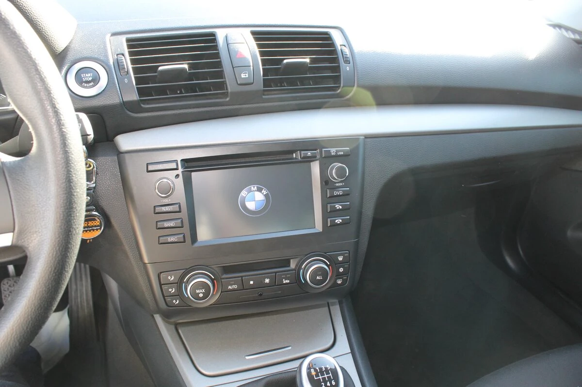 BMW Série 1 : autoradio GPS type origine avec DVD et Bluetooth