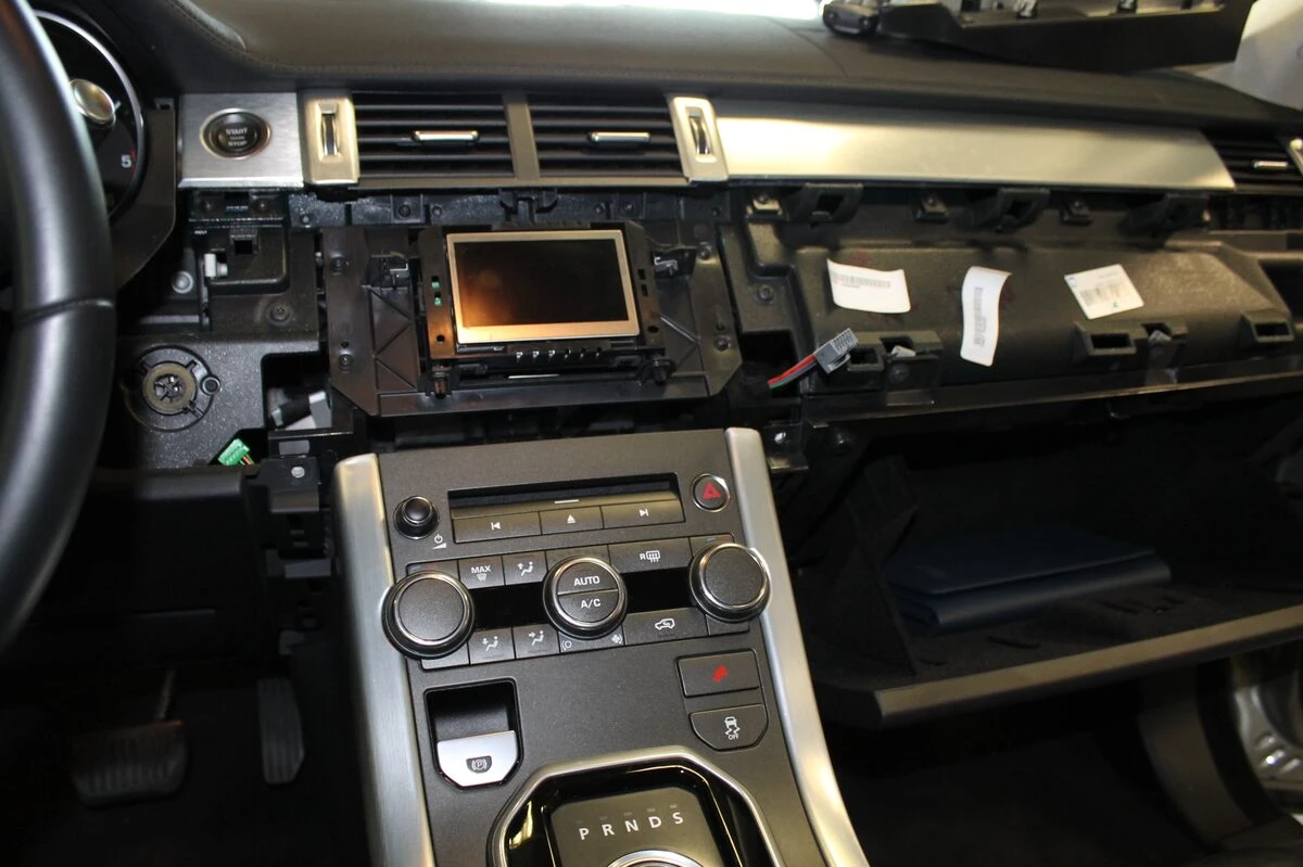 Range Rover Evoque : kit Bluetooth Parrot avec streaming