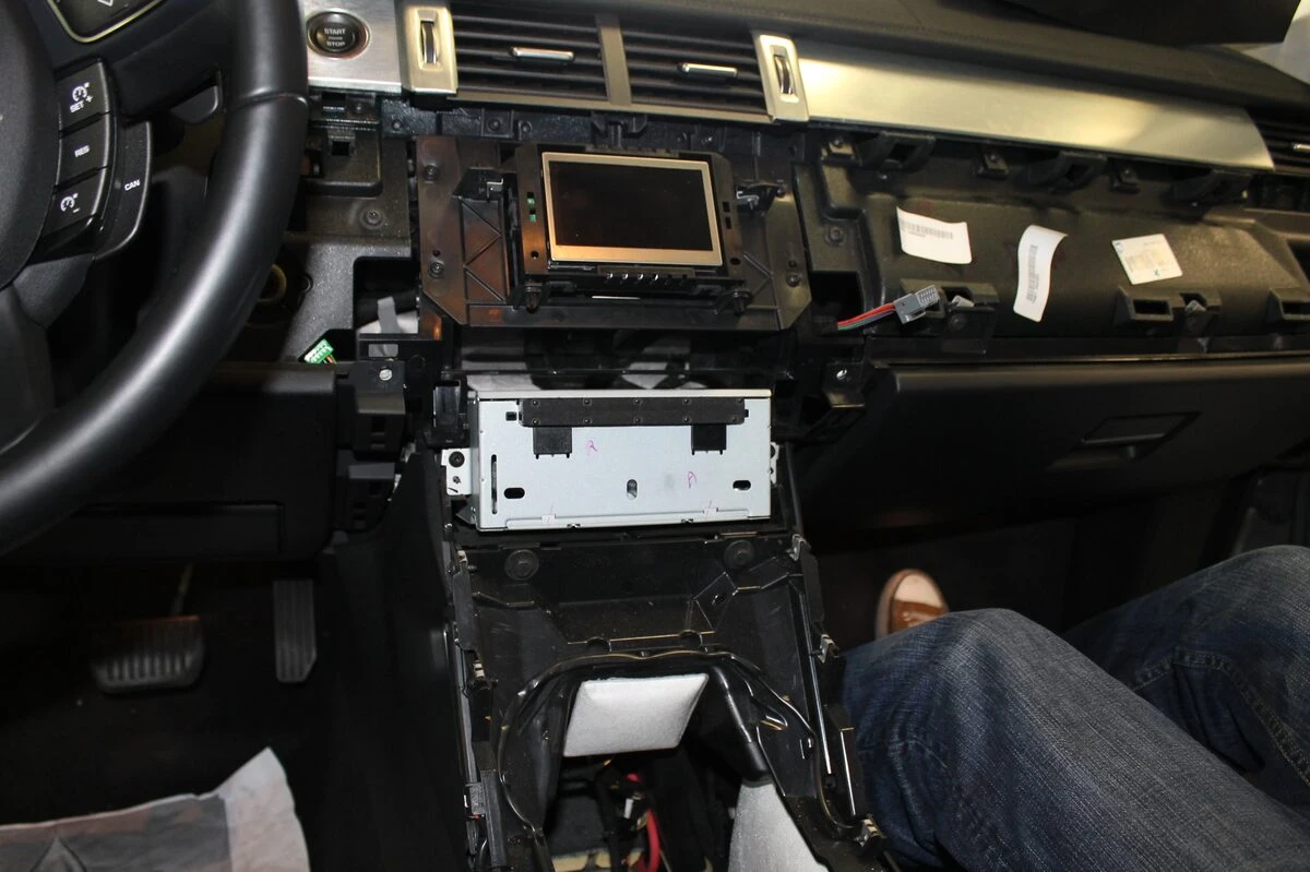 Range Rover Evoque : kit Bluetooth Parrot avec streaming