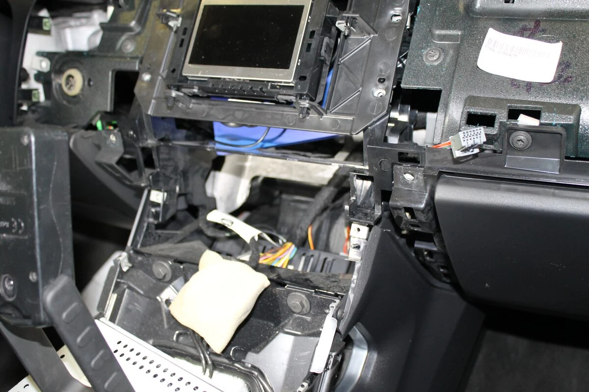 Range Rover Evoque : kit Bluetooth Parrot avec streaming