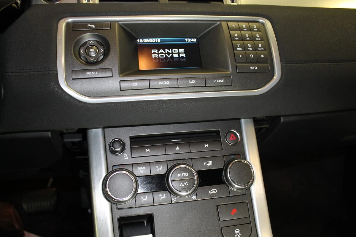 Range Rover Evoque : kit Bluetooth Parrot avec streaming