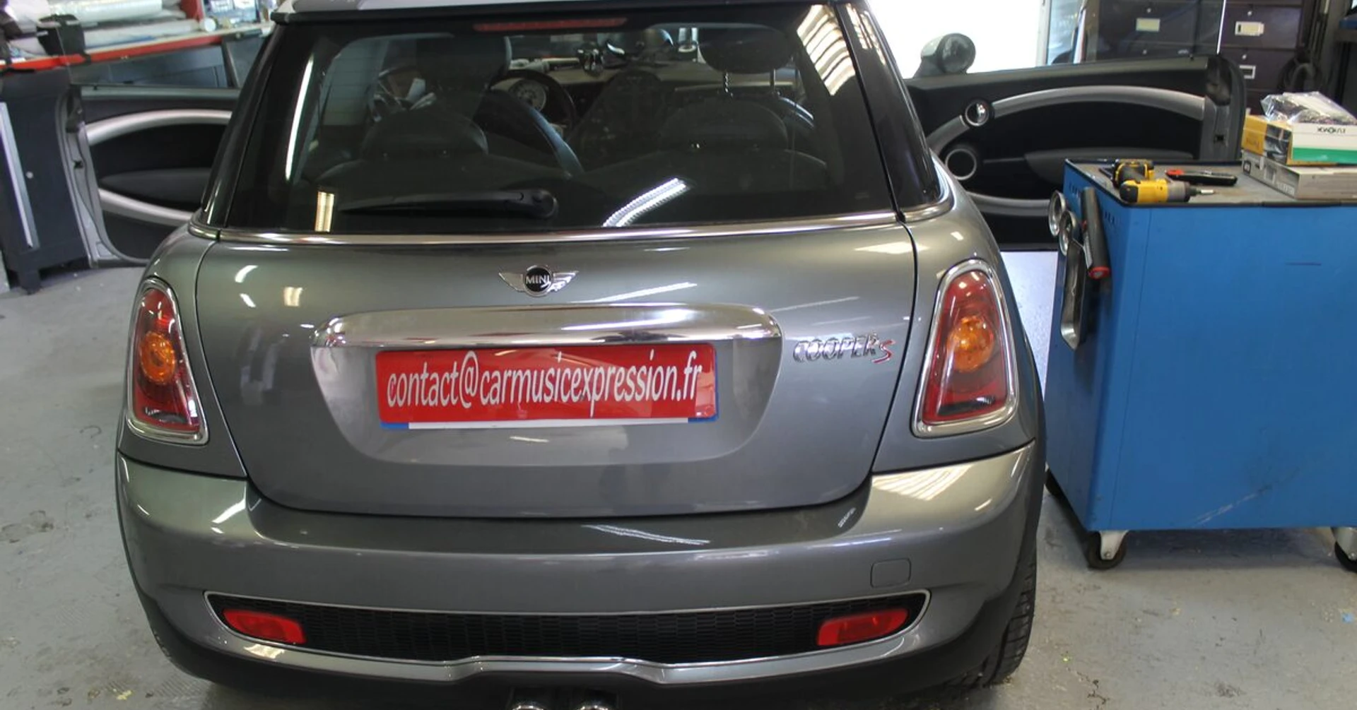 Mini Cooper S : ampli BLAM DSP et kit Bluetooth Parrot