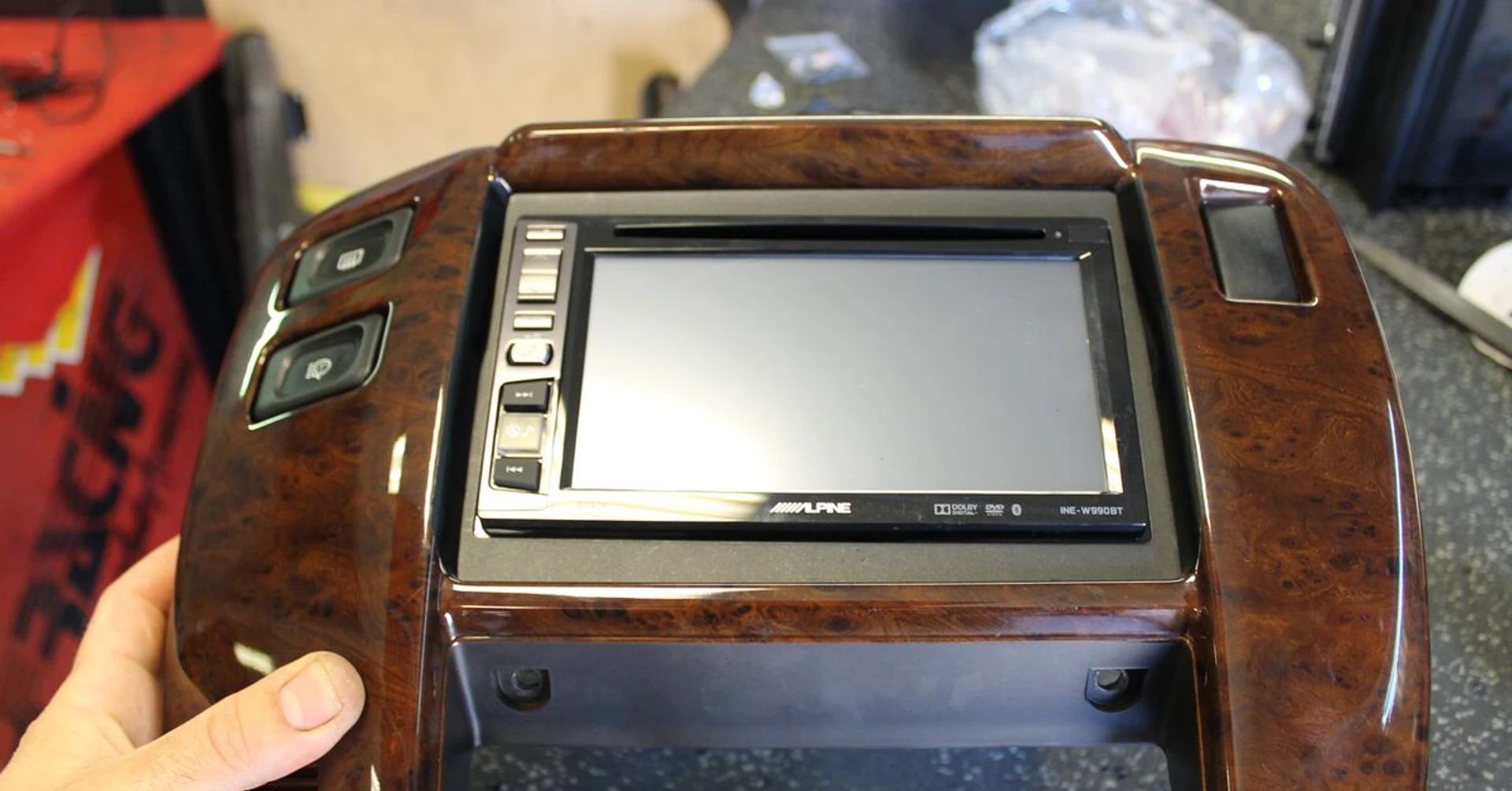 Nissan Patrol : GPS Alpine 2 DIN et tableau de bord adapté