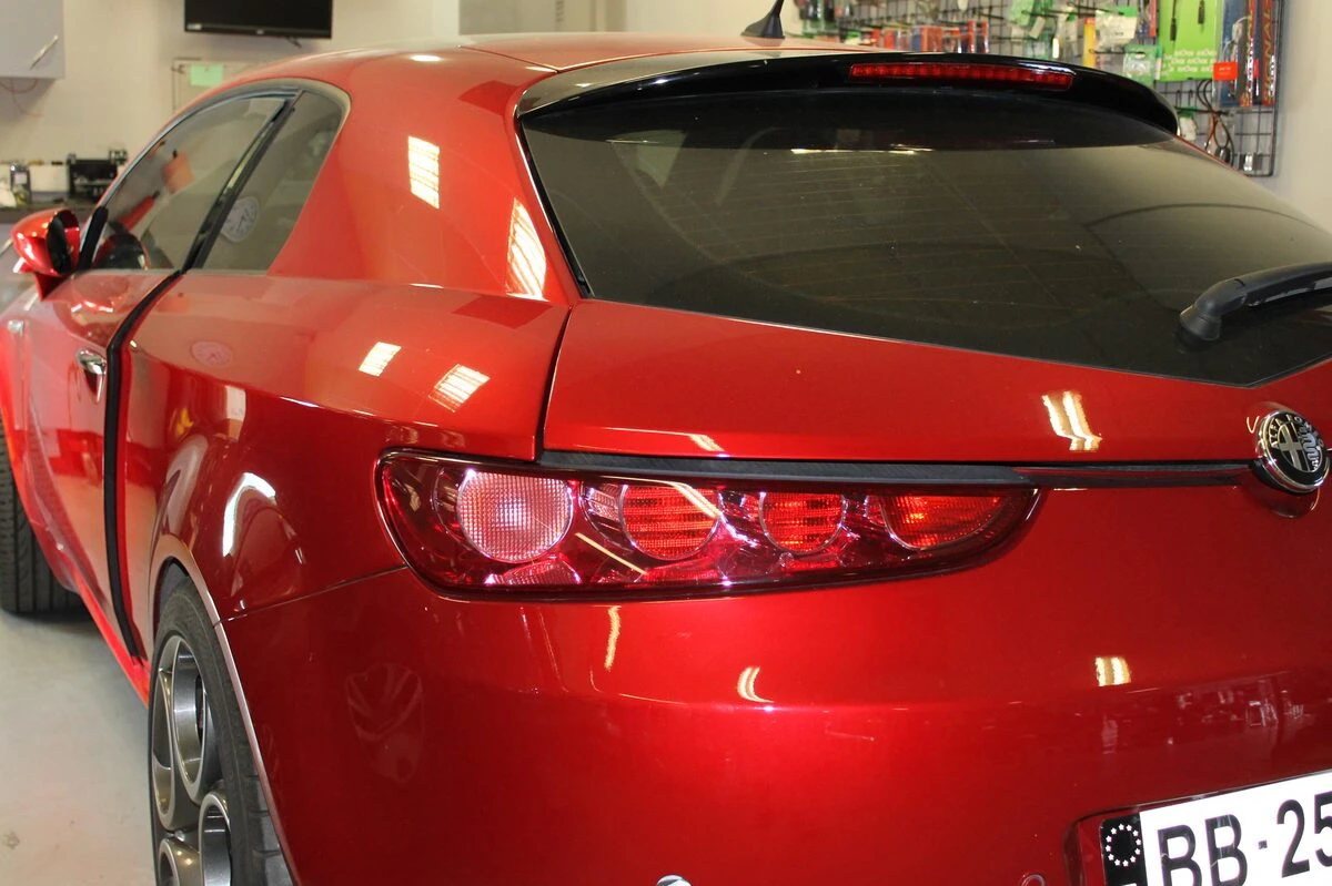 Alfa Romeo Brera : caméra de recul sur rétroviseur type origine