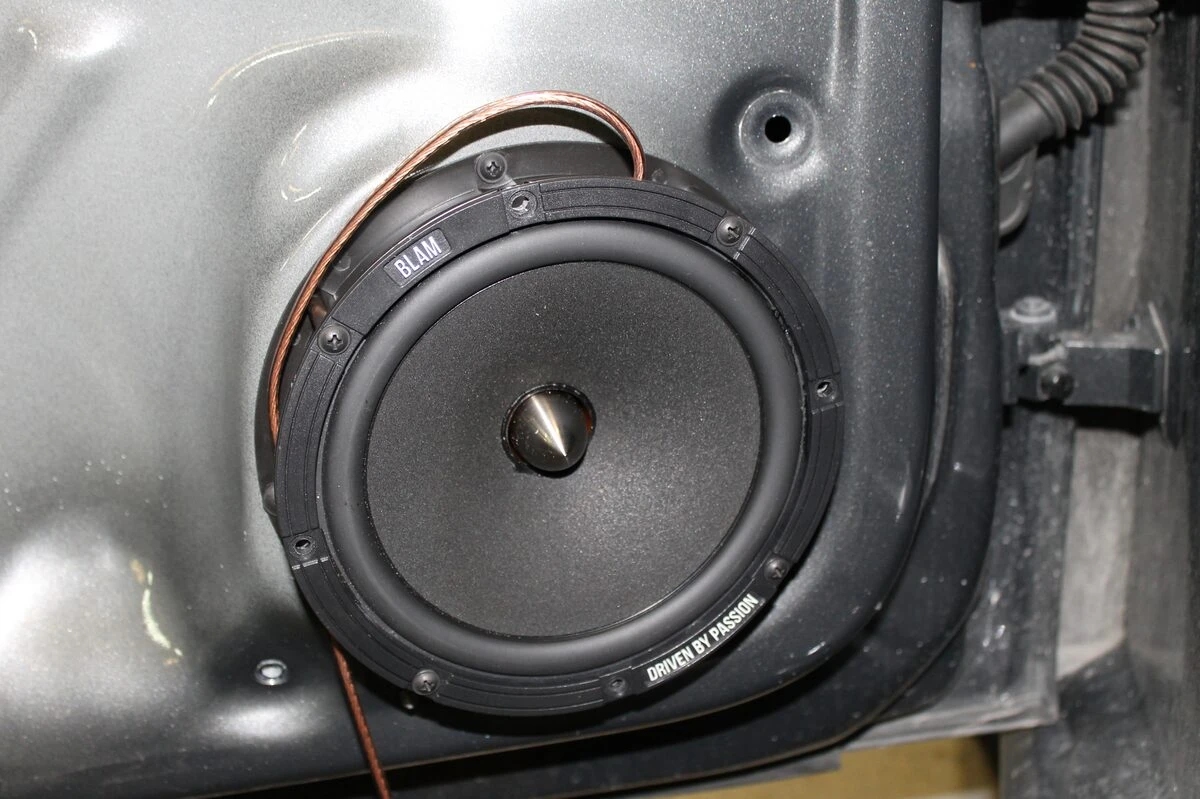 Mercedes C220 : sono façon Bose avec BLAM et Match
