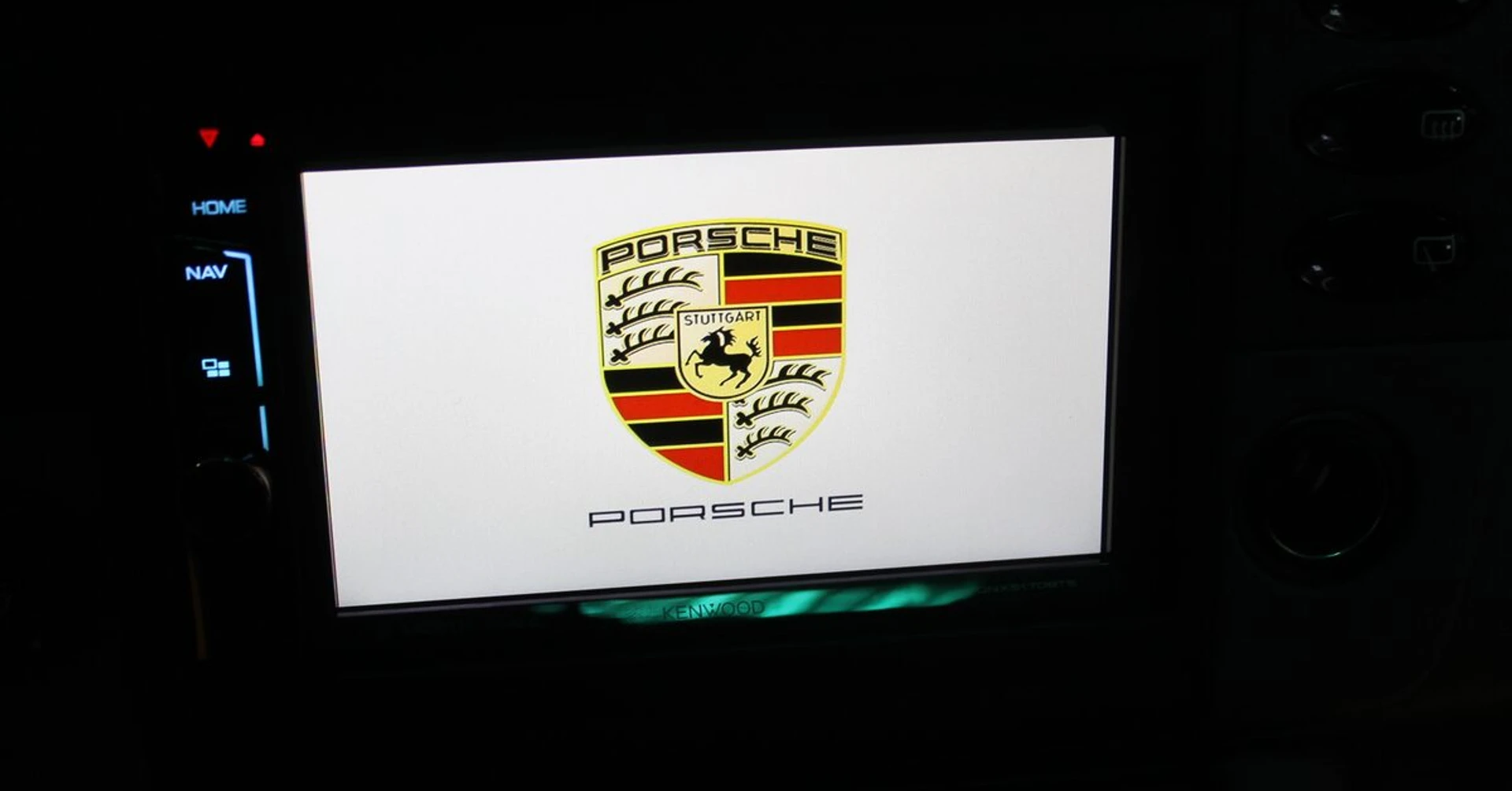 Porsche 996 : autoradio GPS Kenwood et caméra de recul
