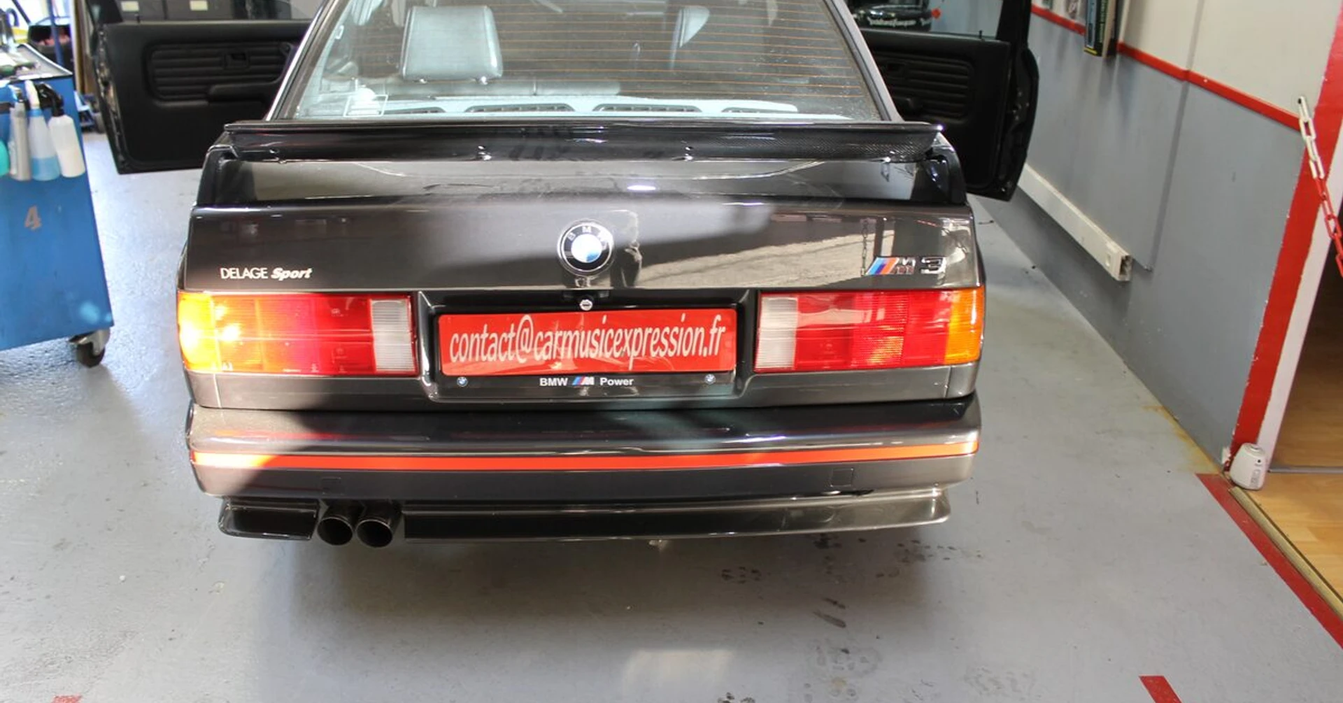 BMW M3 E30 : haut-parleurs BLAM et remise en état