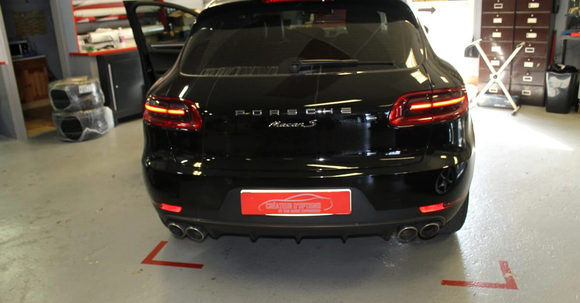 Journée Porsche : kits Bluetooth sur Macan et 911