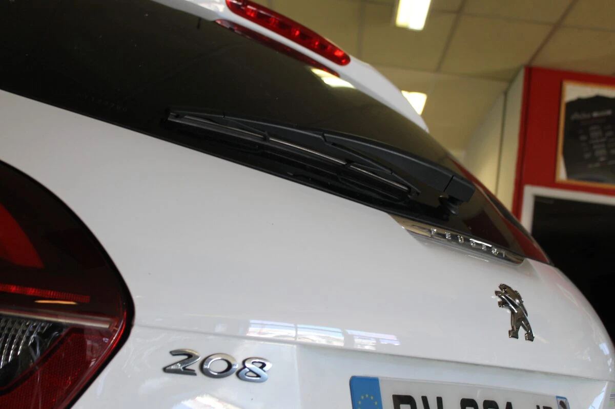 Peugeot 208 : autoradio GPS Android avec navigation Europe et radars