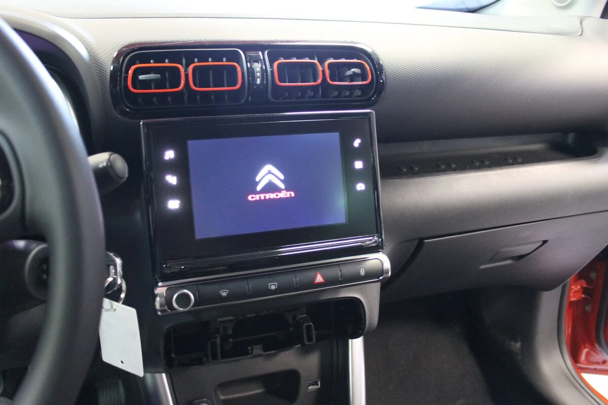 Citroën C3 Aircross 2017 : caméra de recul codée sur l'écran d'origine