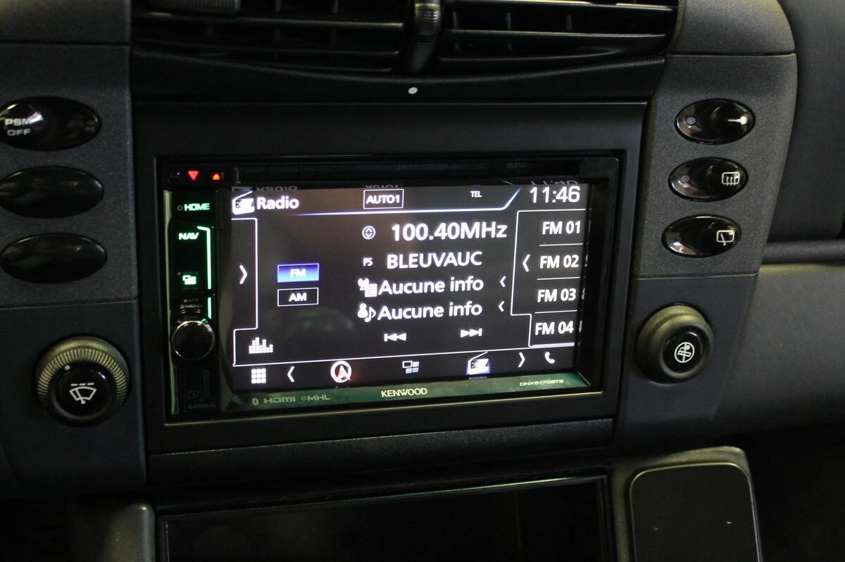 Porsche 996 Carrera 4 : autoradio GPS Kenwood avec Spotify