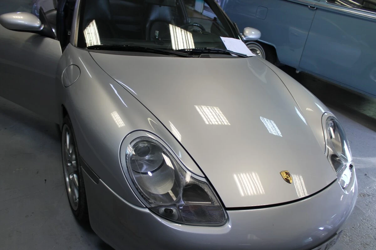 Porsche 996 Carrera 4 : autoradio GPS Kenwood avec Spotify