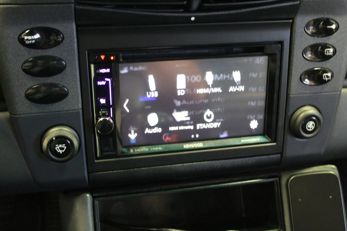 Porsche 996 Carrera 4 : autoradio GPS Kenwood avec Spotify