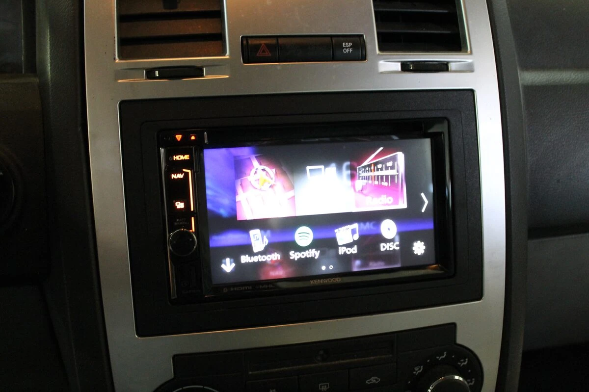 Chrysler 300C : autoradio GPS Kenwood avec Android Auto et son Boston conservé