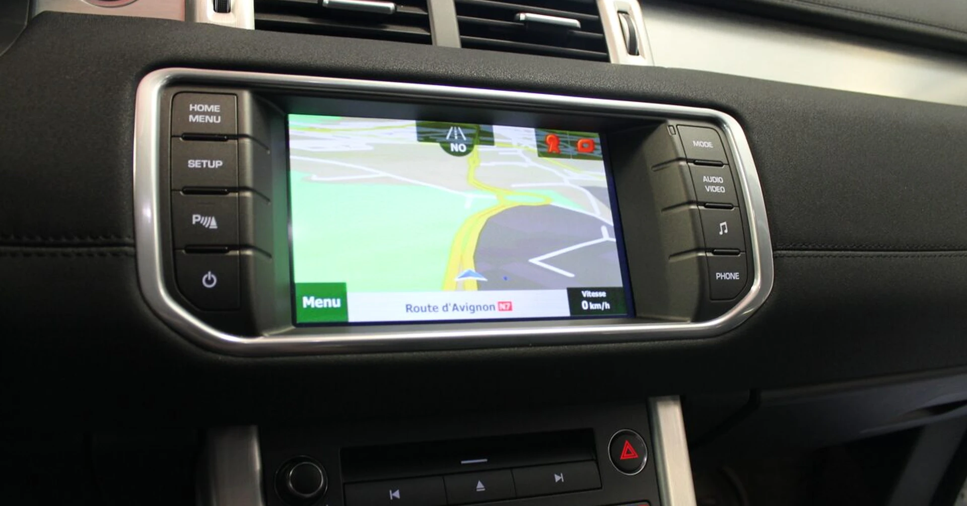 Range Rover Evoque : GPS iGO 8 sur écran d'origine