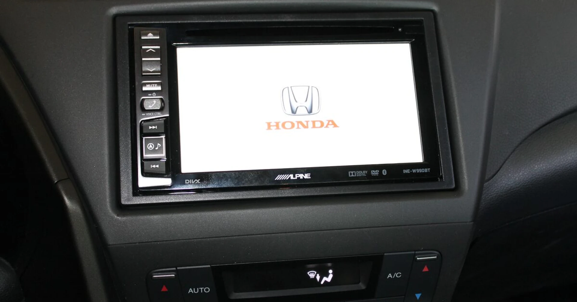 Honda Civic 2012 : autoradio GPS Alpine double DIN