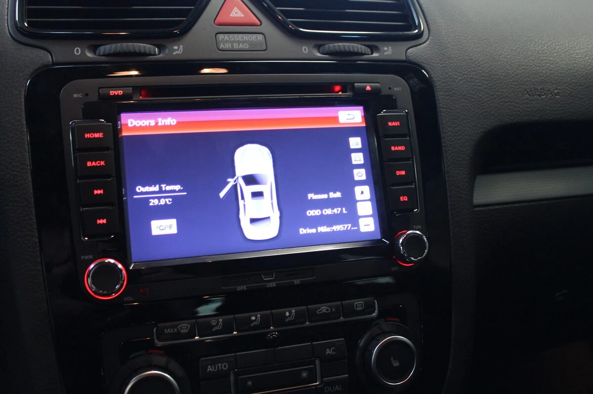 Volkswagen Scirocco R : autoradio GPS avec reprise de l'ordinateur de bord
