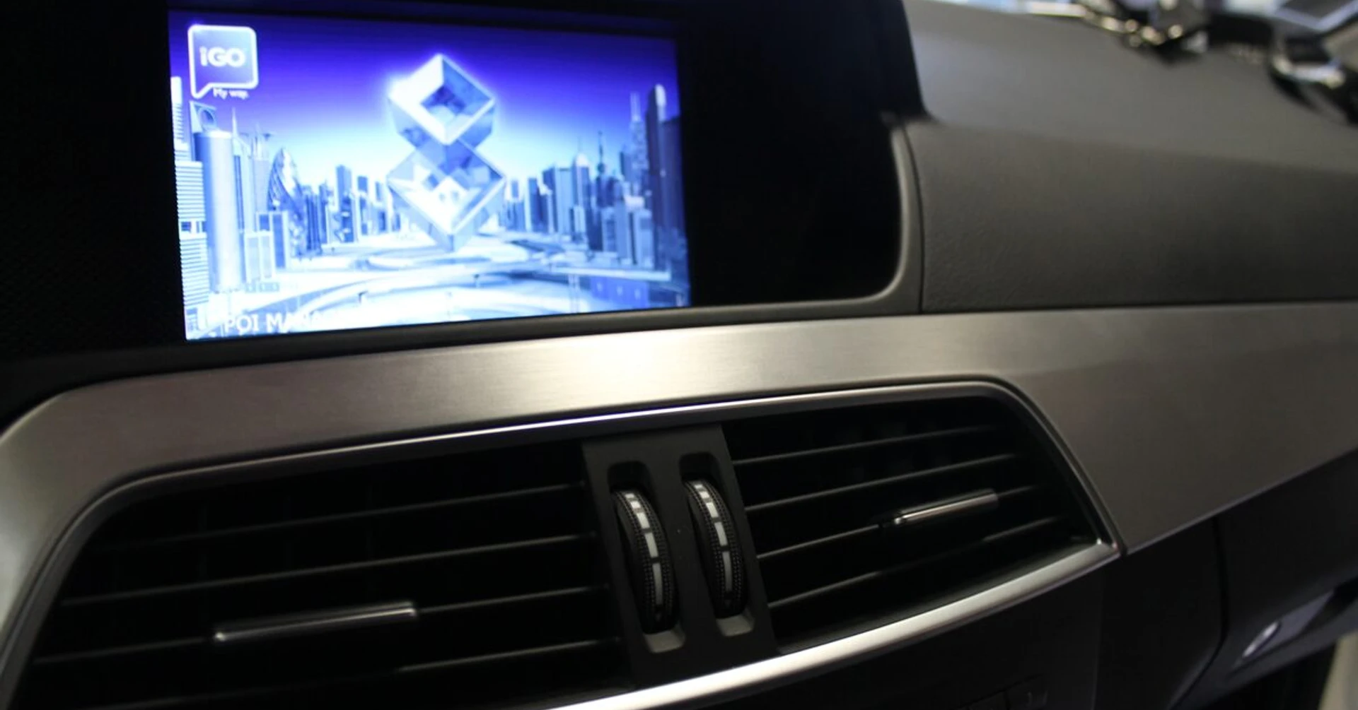 Mercedes Classe C 2014 : GPS, caméra de recul, écran 16/9