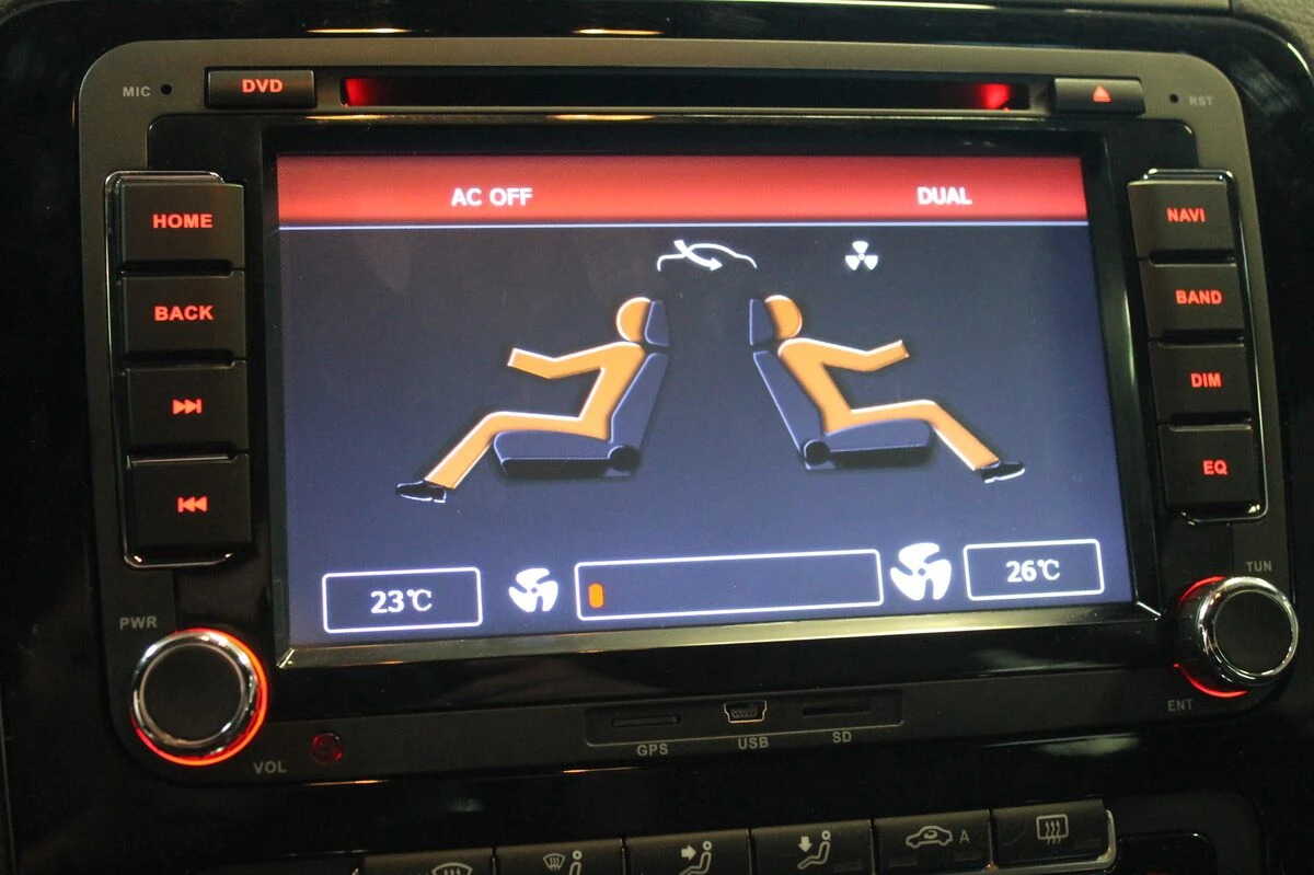 Volkswagen Scirocco R : autoradio GPS avec reprise de l'ordinateur de bord