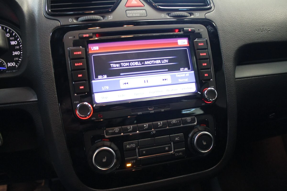 Volkswagen Scirocco R : autoradio GPS avec reprise de l'ordinateur de bord