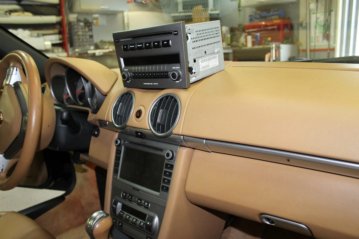 Porsche Boxster : autoradio GPS et caméra de recul
