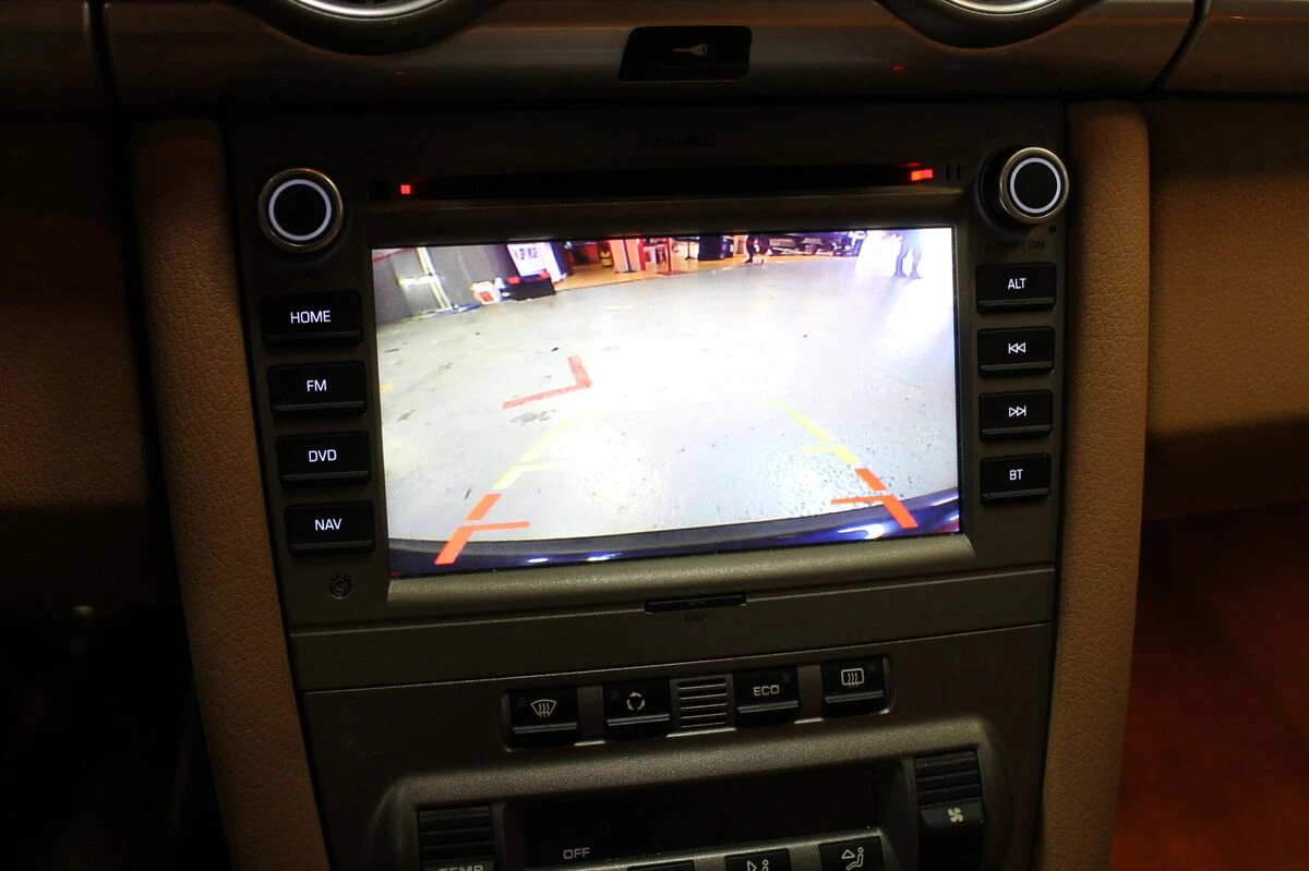 Porsche Boxster : autoradio GPS et caméra de recul