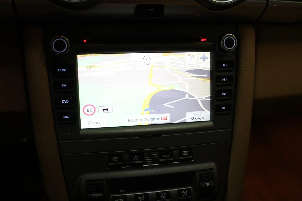 Porsche Boxster : autoradio GPS et caméra de recul