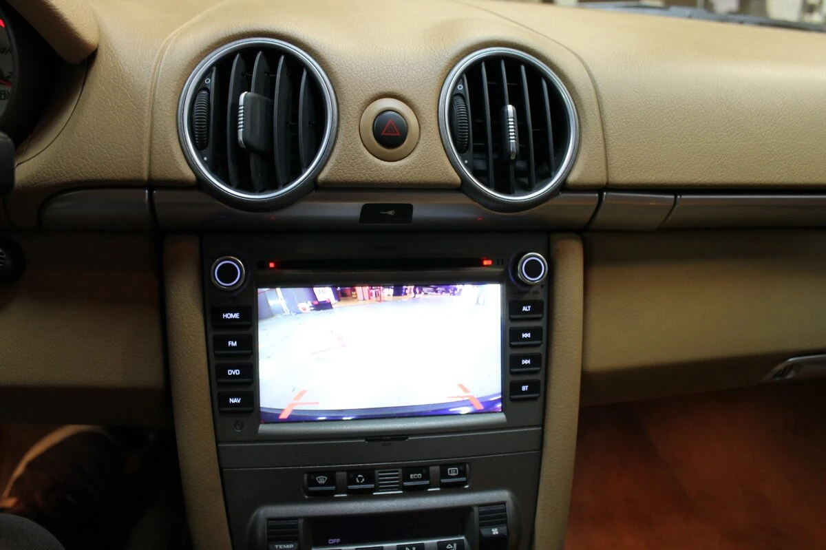 Porsche Boxster : autoradio GPS et caméra de recul