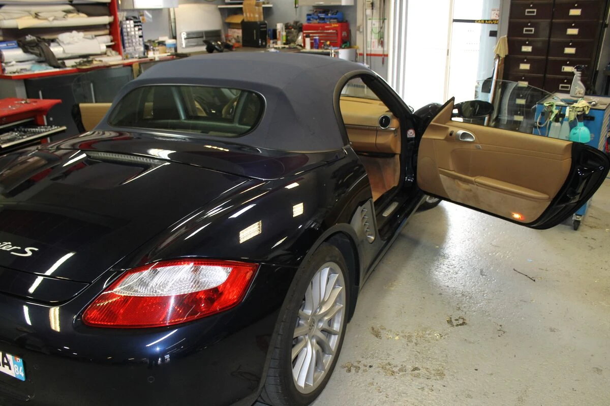 Porsche Boxster : autoradio GPS et caméra de recul