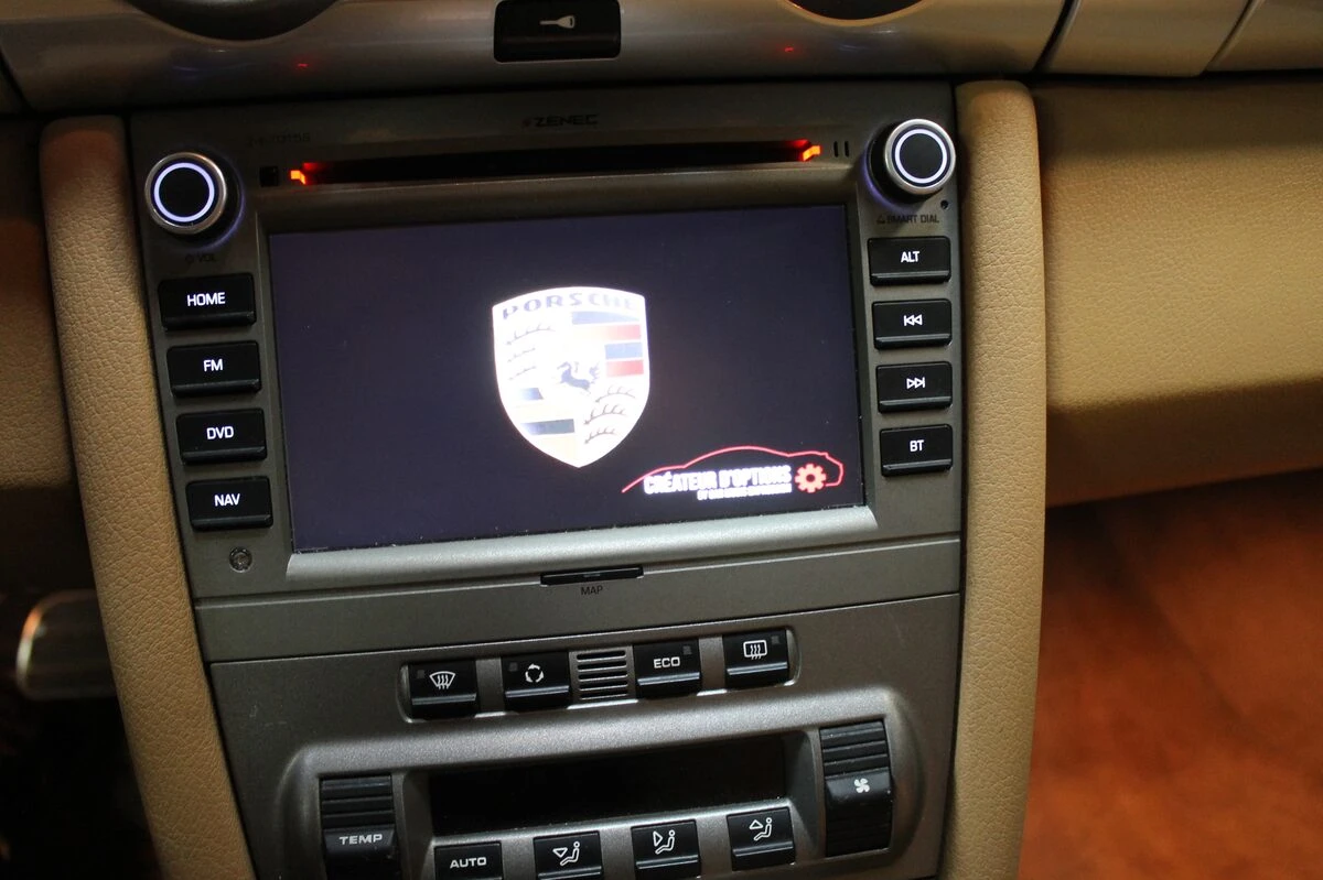Porsche Boxster : autoradio GPS et caméra de recul