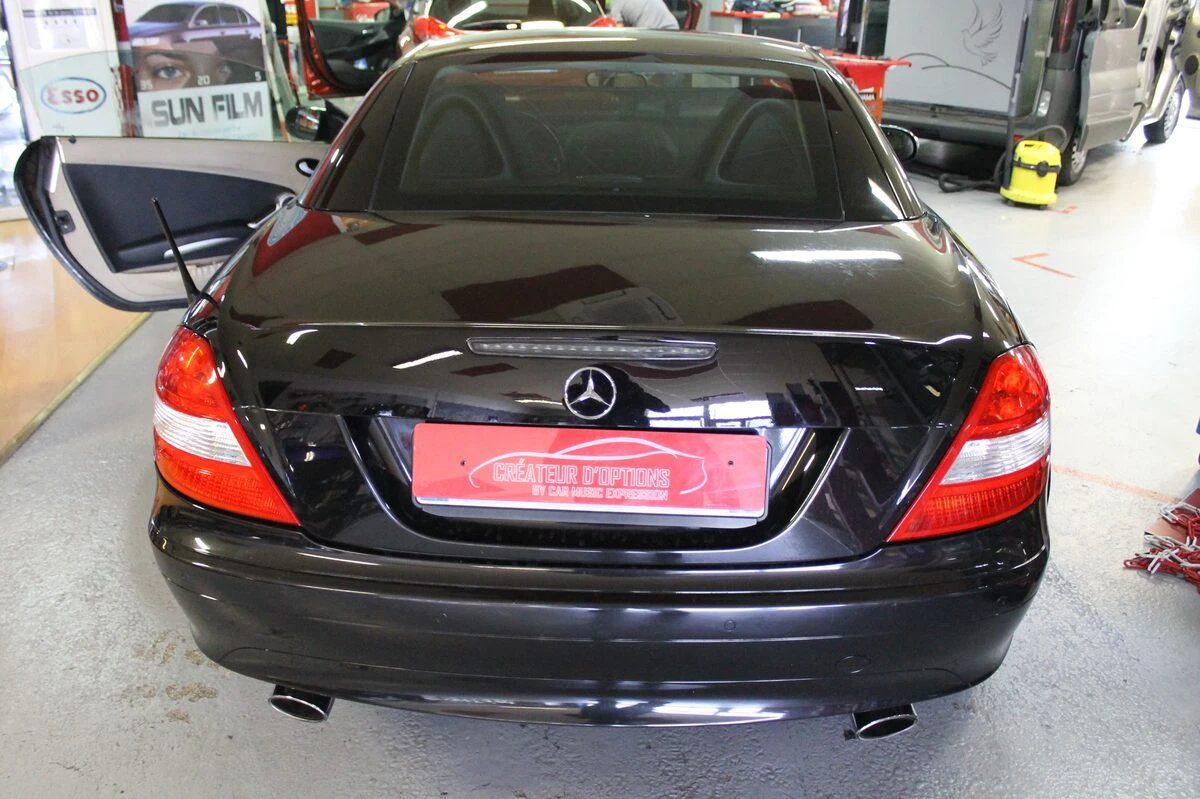 Mercedes : autoradio GPS avec reprise de l'ampli Becker en fibre optique