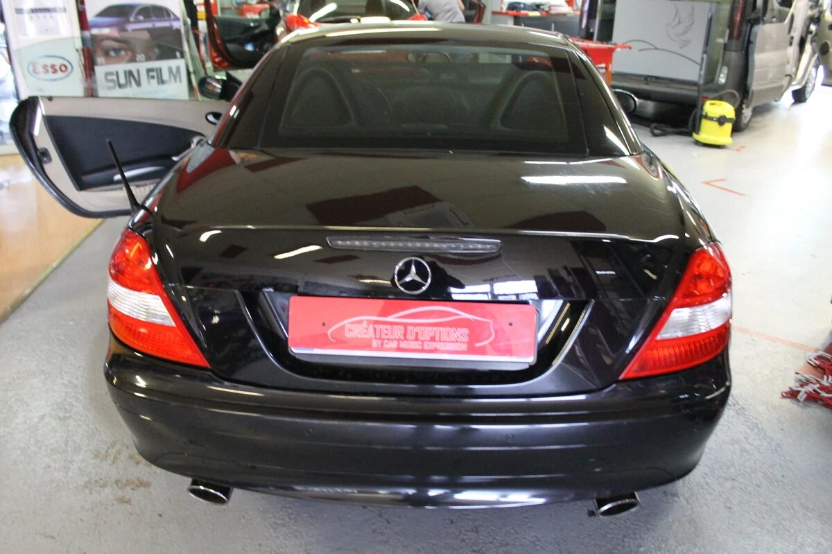 Mercedes : autoradio GPS avec reprise de l'ampli Becker en fibre optique