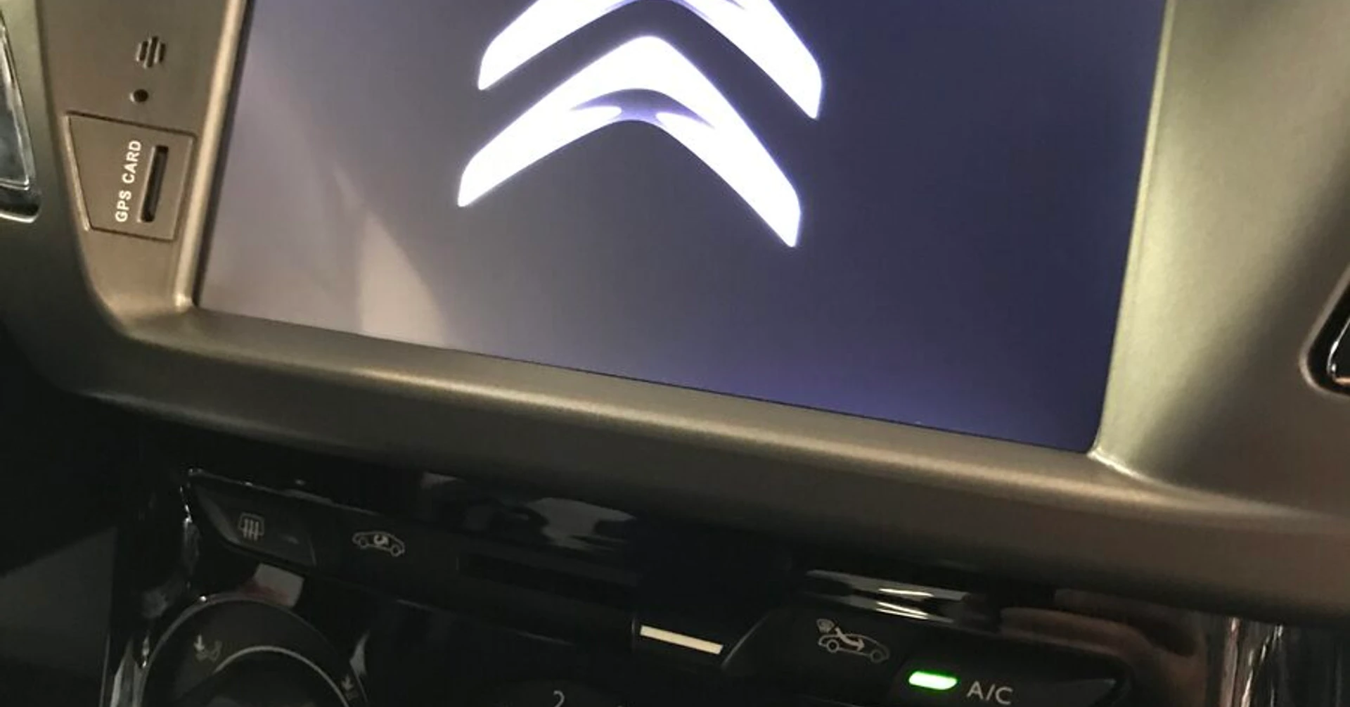 Autoradio GPS Citroën DS3 avec caméra de recul