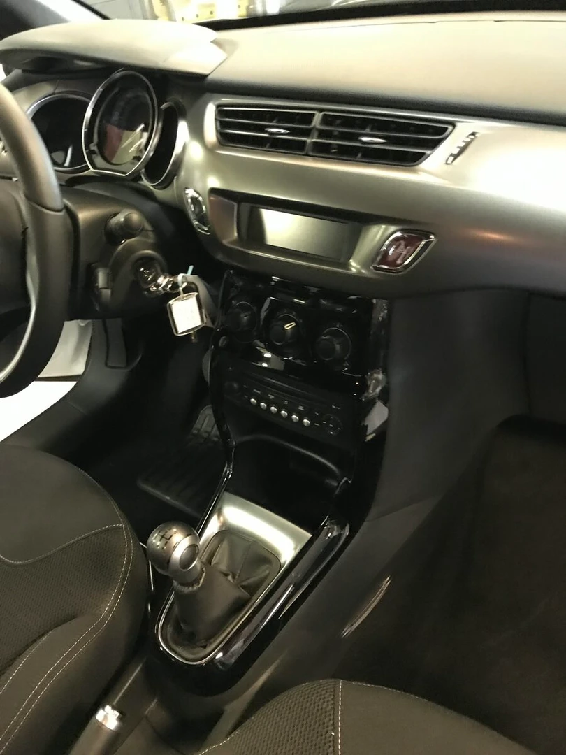 Citroën DS3 : autoradio GPS, caméra de recul et Bluetooth