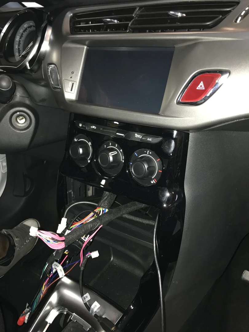 Citroën DS3 : autoradio GPS, caméra de recul et Bluetooth