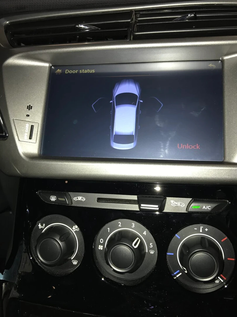 Citroën DS3 : autoradio GPS, caméra de recul et Bluetooth