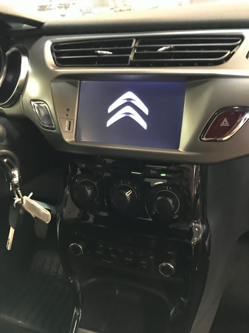 Citroën DS3 : autoradio GPS, caméra de recul et Bluetooth