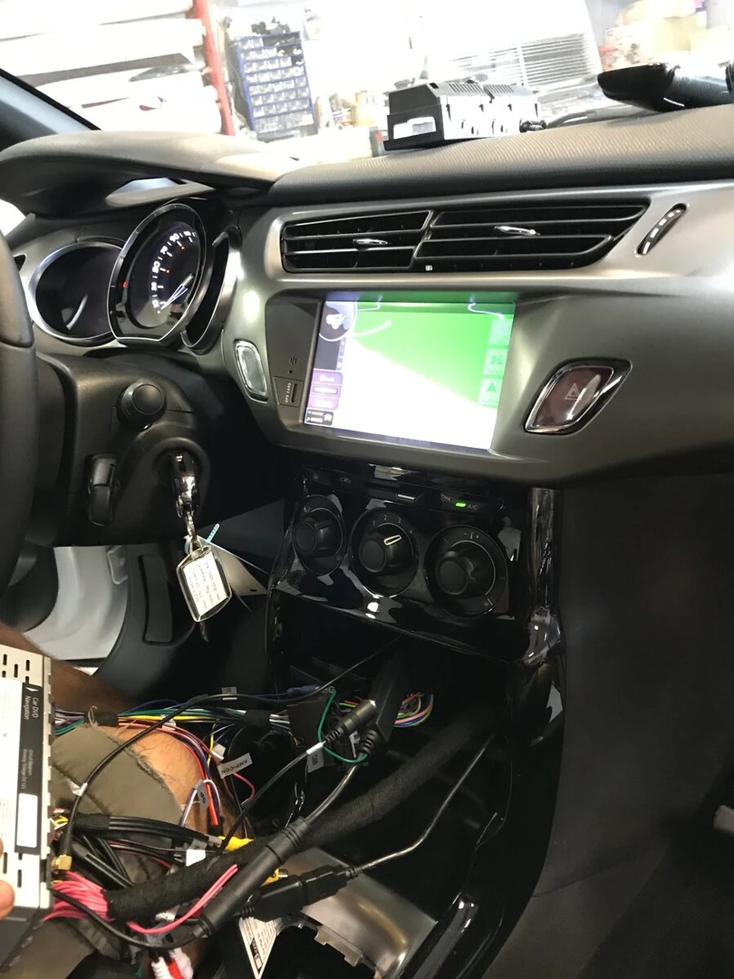 Citroën DS3 : autoradio GPS, caméra de recul et Bluetooth