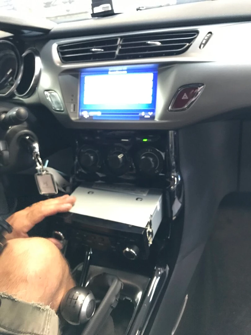 Citroën DS3 : autoradio GPS, caméra de recul et Bluetooth