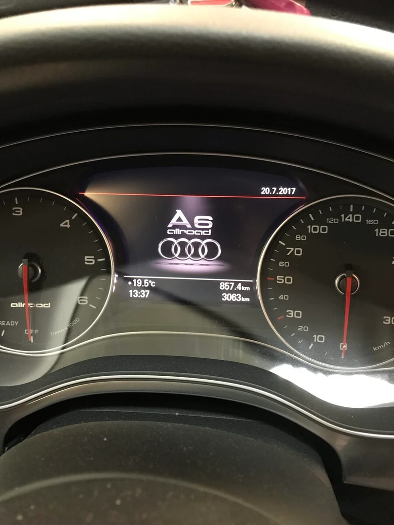 Audi A6 Allroad 2016 : caméra de recul sur l'écran d'origine et codage MMI