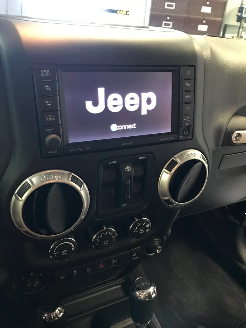 Jeep : création d'une caméra de recul sur l'écran d'origine
