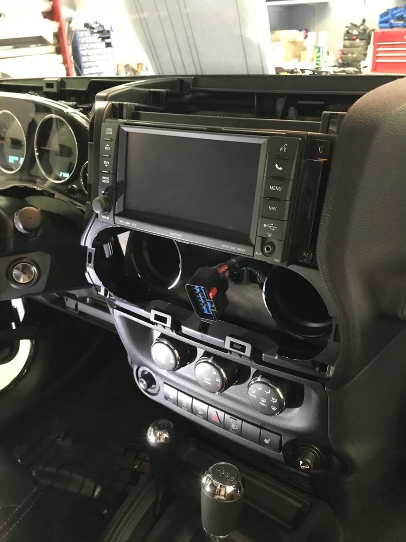 Jeep : création d'une caméra de recul sur l'écran d'origine