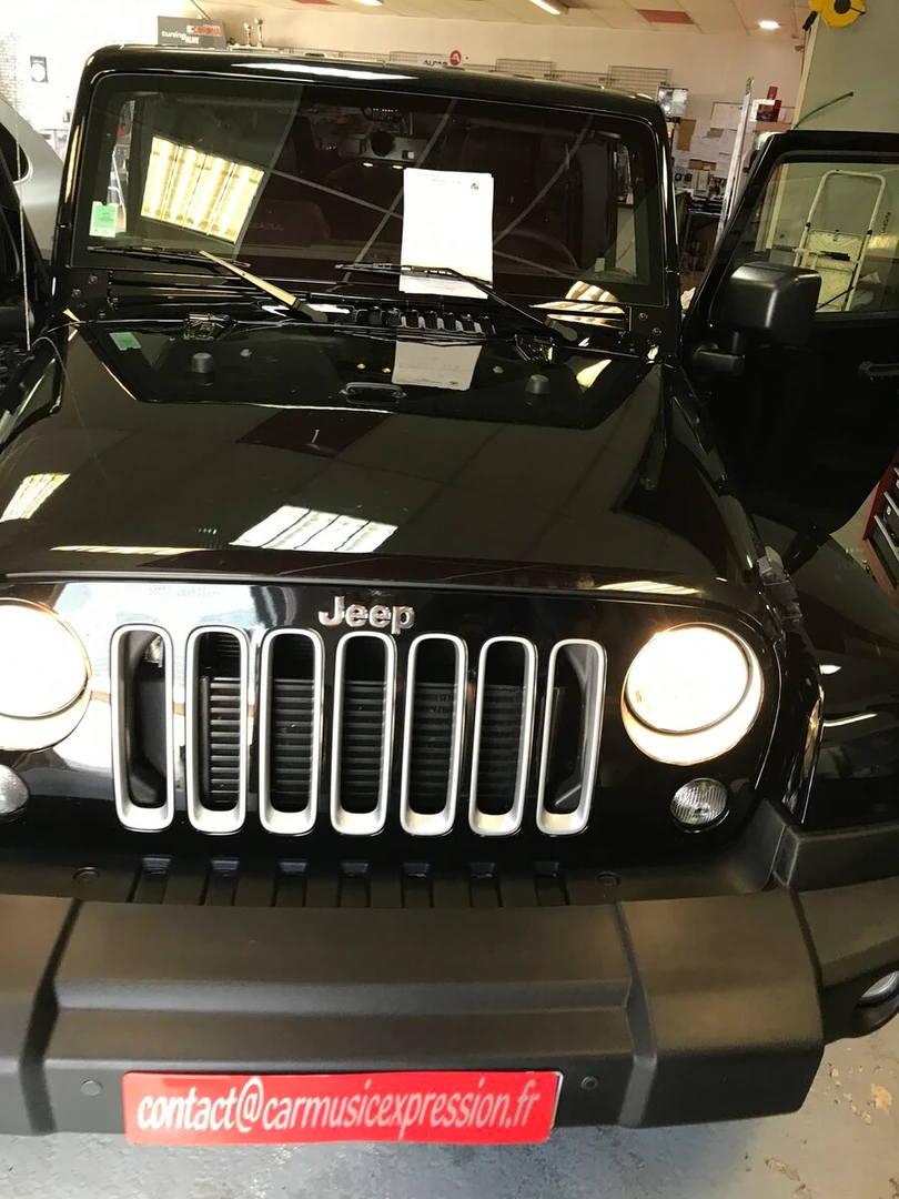 Jeep : création d'une caméra de recul sur l'écran d'origine