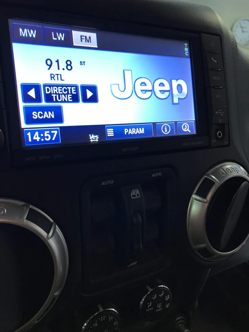 Jeep : création d'une caméra de recul sur l'écran d'origine