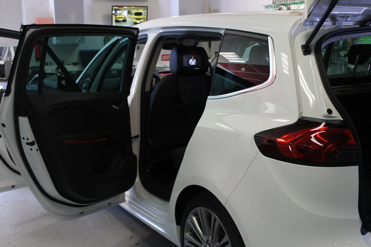 Opel Zafira 2015 : écrans d'appuie-tête et casques sans fil