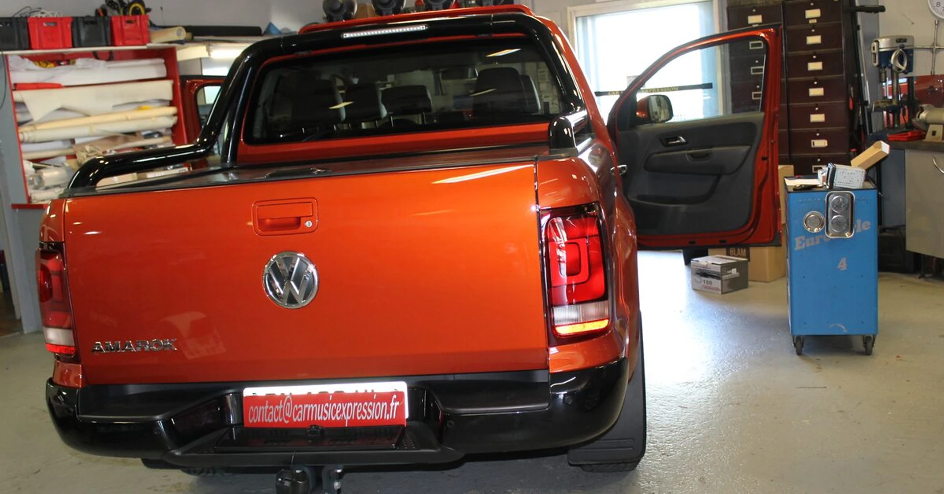 VW Amarok : autoradio GPS, caméra et radars sur écran